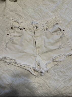 Zara White Distressed Ripped Denim Shorts